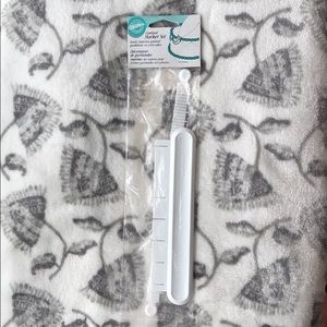 NWT Wilton Garland marker set